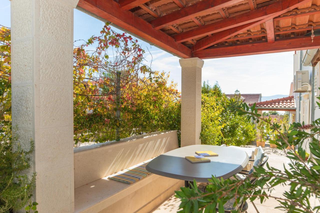 Apartments Lux Бол Экстерьер фото